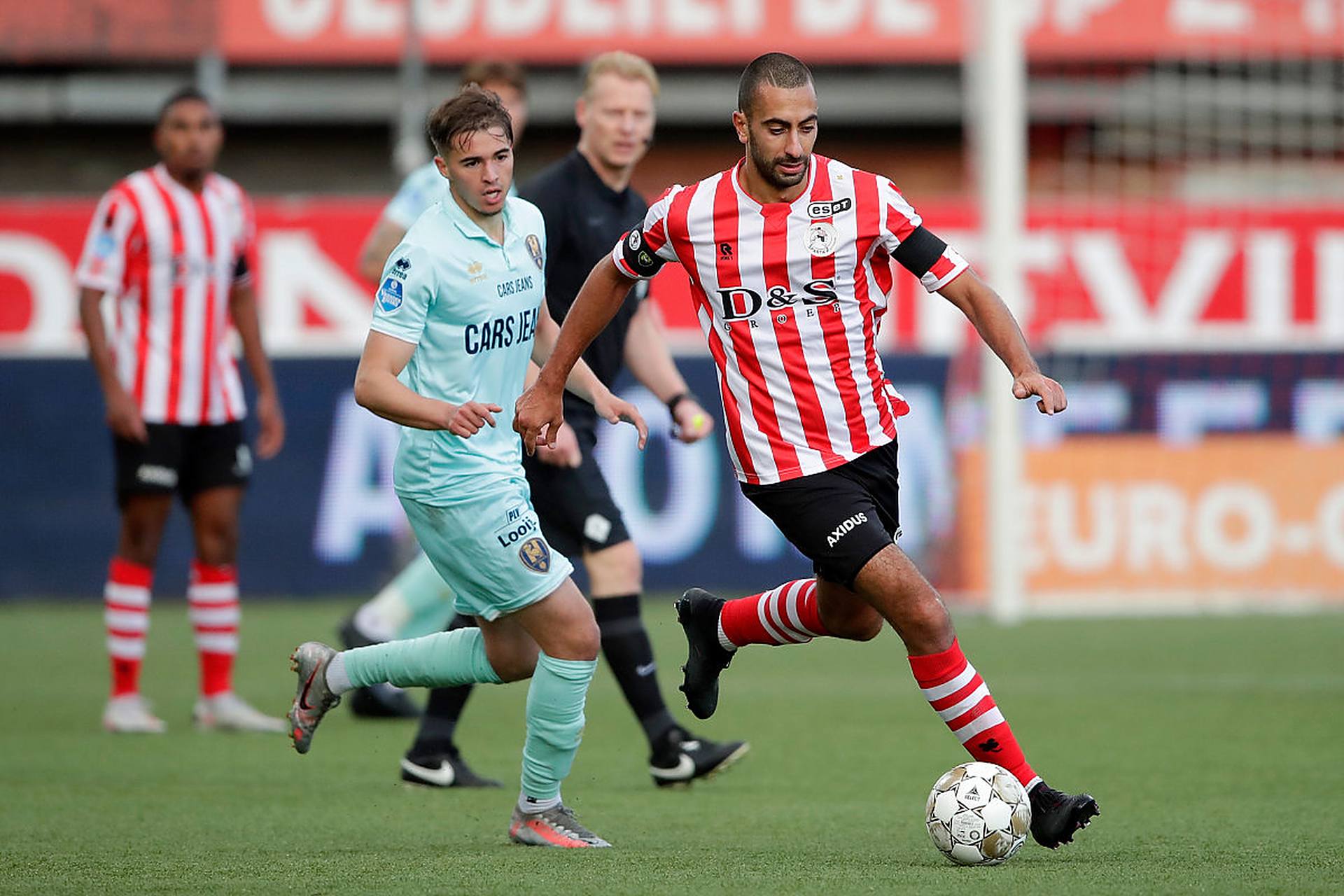 场丘库埃梅 场丘库埃梅